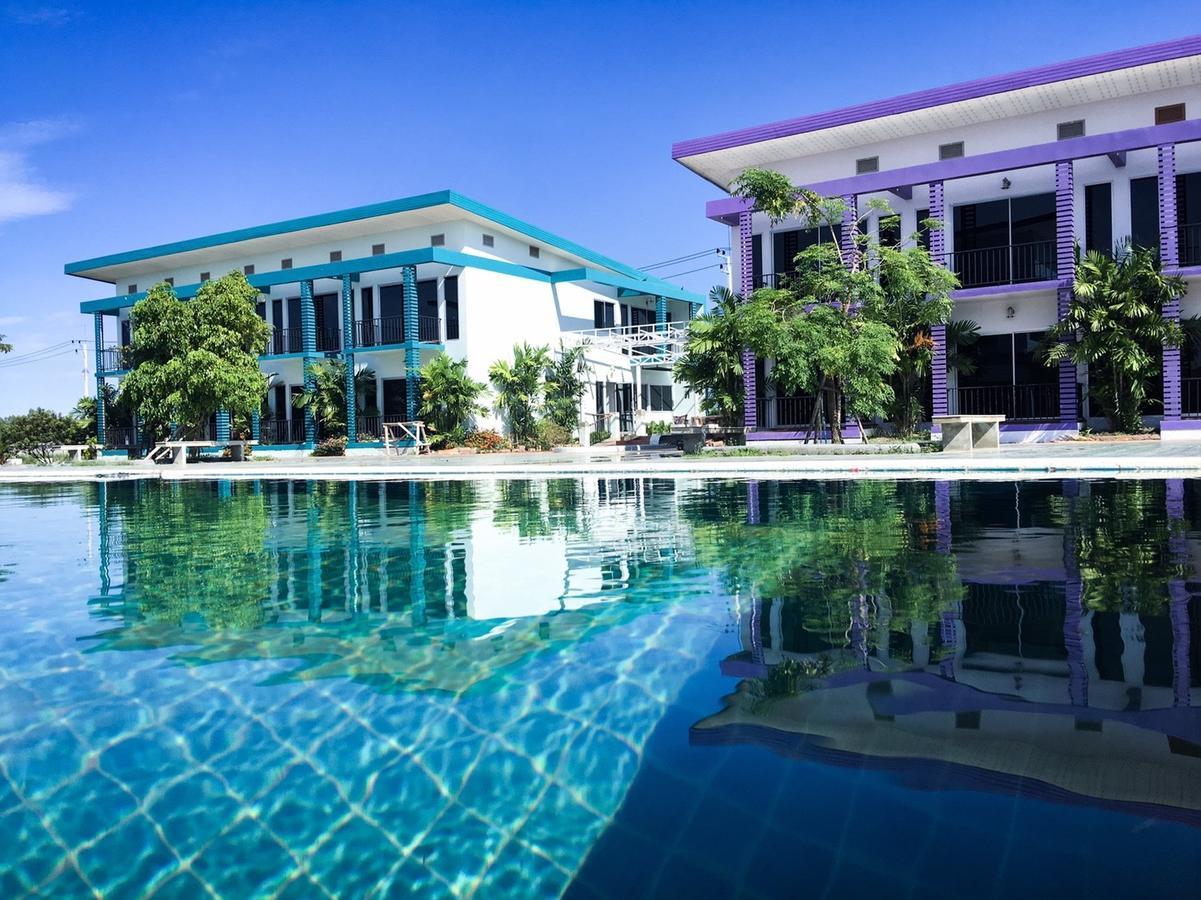 Menam Resort Накхонпатхом Экстерьер фото